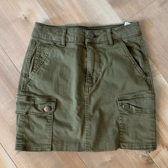 skirt - Picture 2 of 2